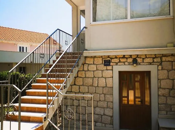 Laguna Apartment