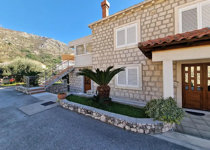 Laguna Apartment